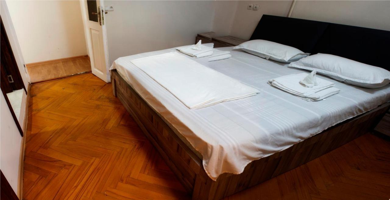 Hotel Tiflis Garden Exterior photo